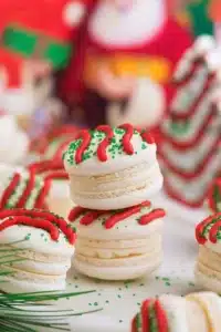 Christmas Tree Cake Macarons